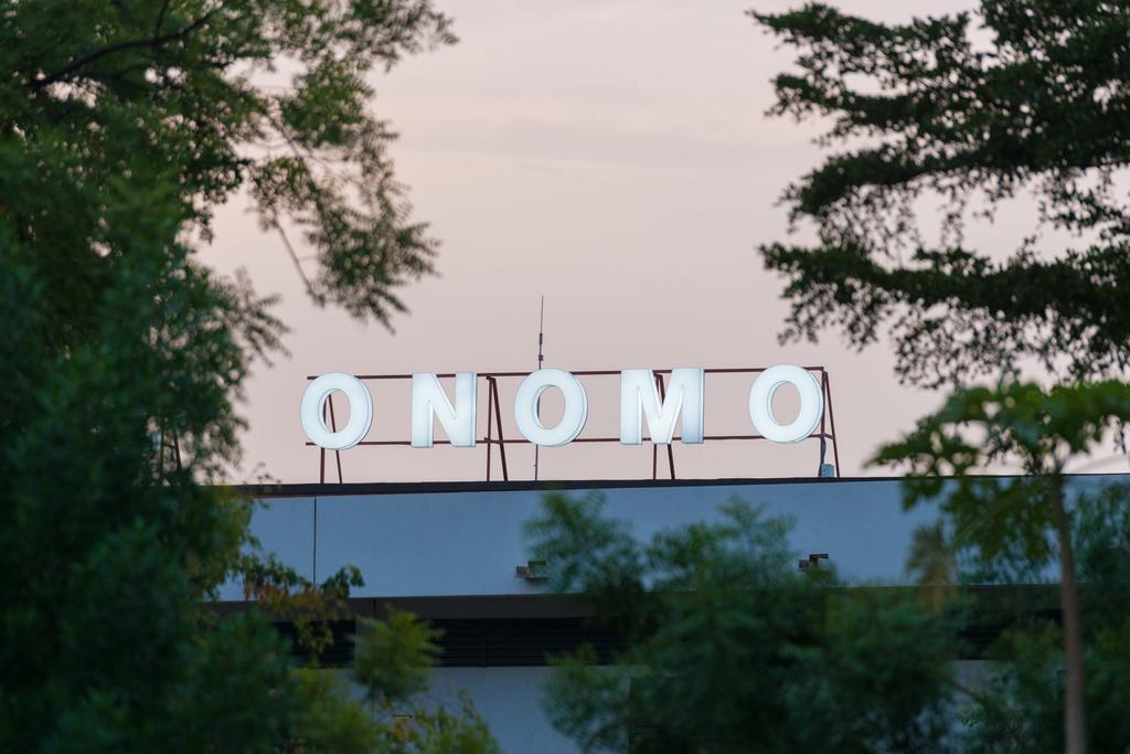 Onomo Hotel Бамако Экстерьер фото